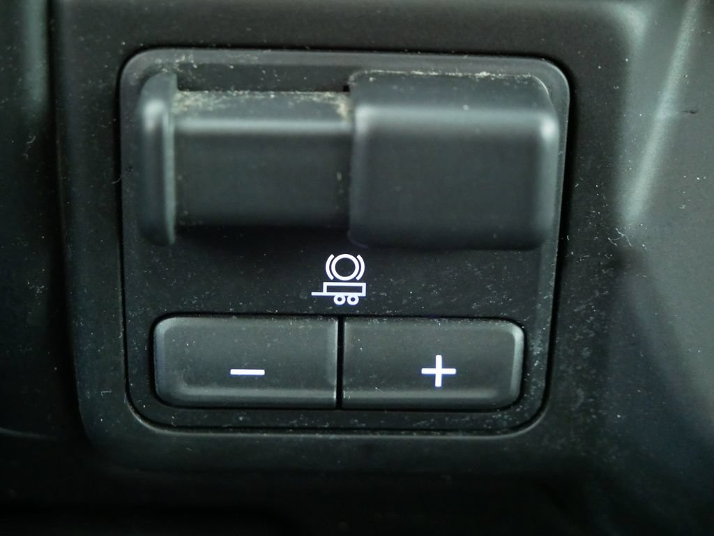 Used 2020 Chevrolet Silverado 1500 High Country w/ Technology Package AWD/4WD image 32