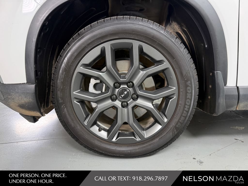Used 2023 Honda Pilot Touring image 11