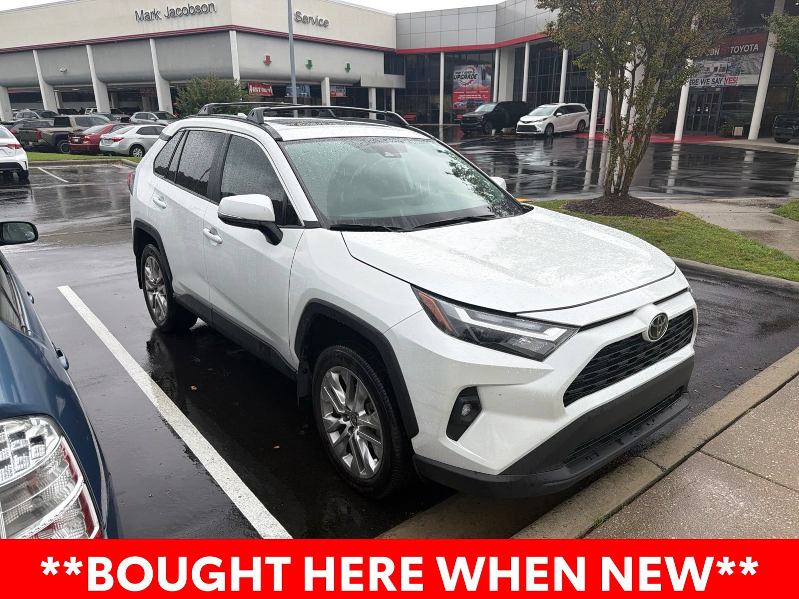Used 2025 Toyota RAV4 XLE Premium FWD image 3