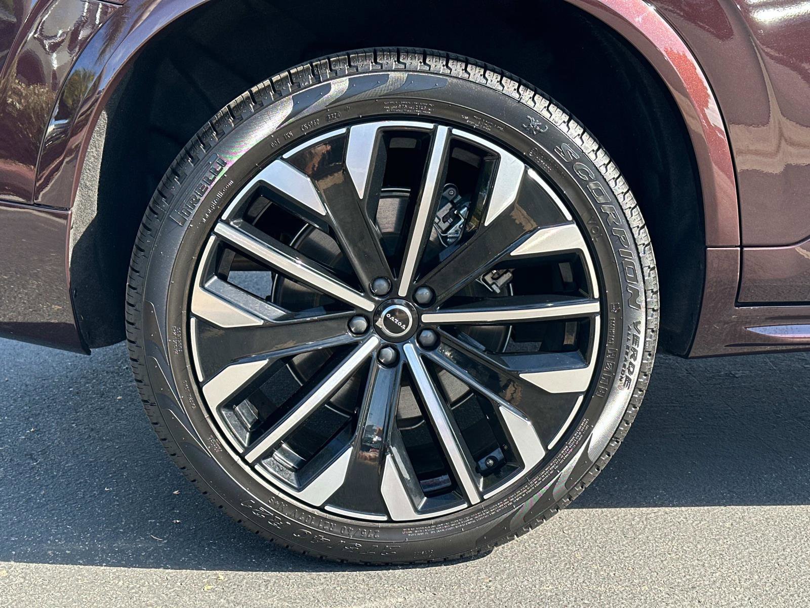 Certified 2025 Volvo XC90 B5 Core w/ Protection Package Premier image 27