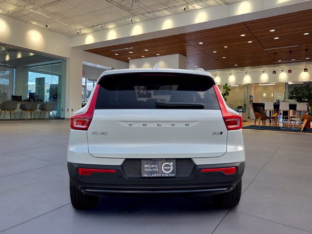 New 2026 Volvo XC40 B5 Plus w/ Protection Package Premier AWD/4WD image 4