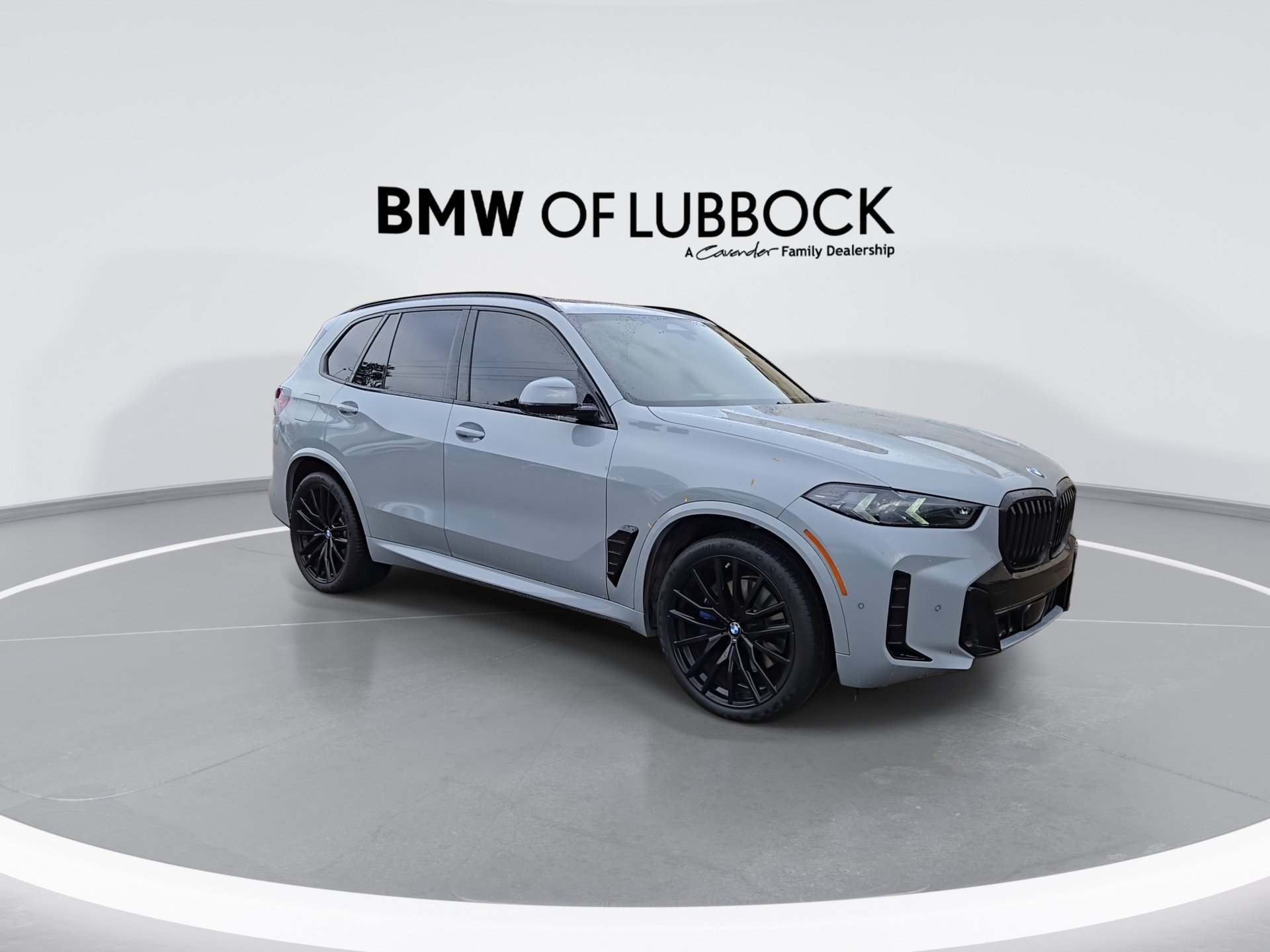 Used 2024 BMW X5 xDrive40i w/ M Sport Package AWD/4WD image 2