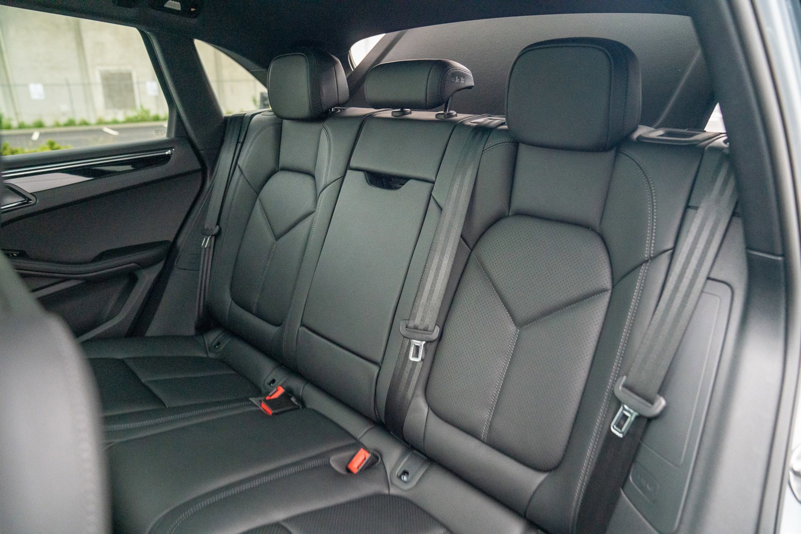 Certified 2026 Porsche Macan AWD/4WD image 23