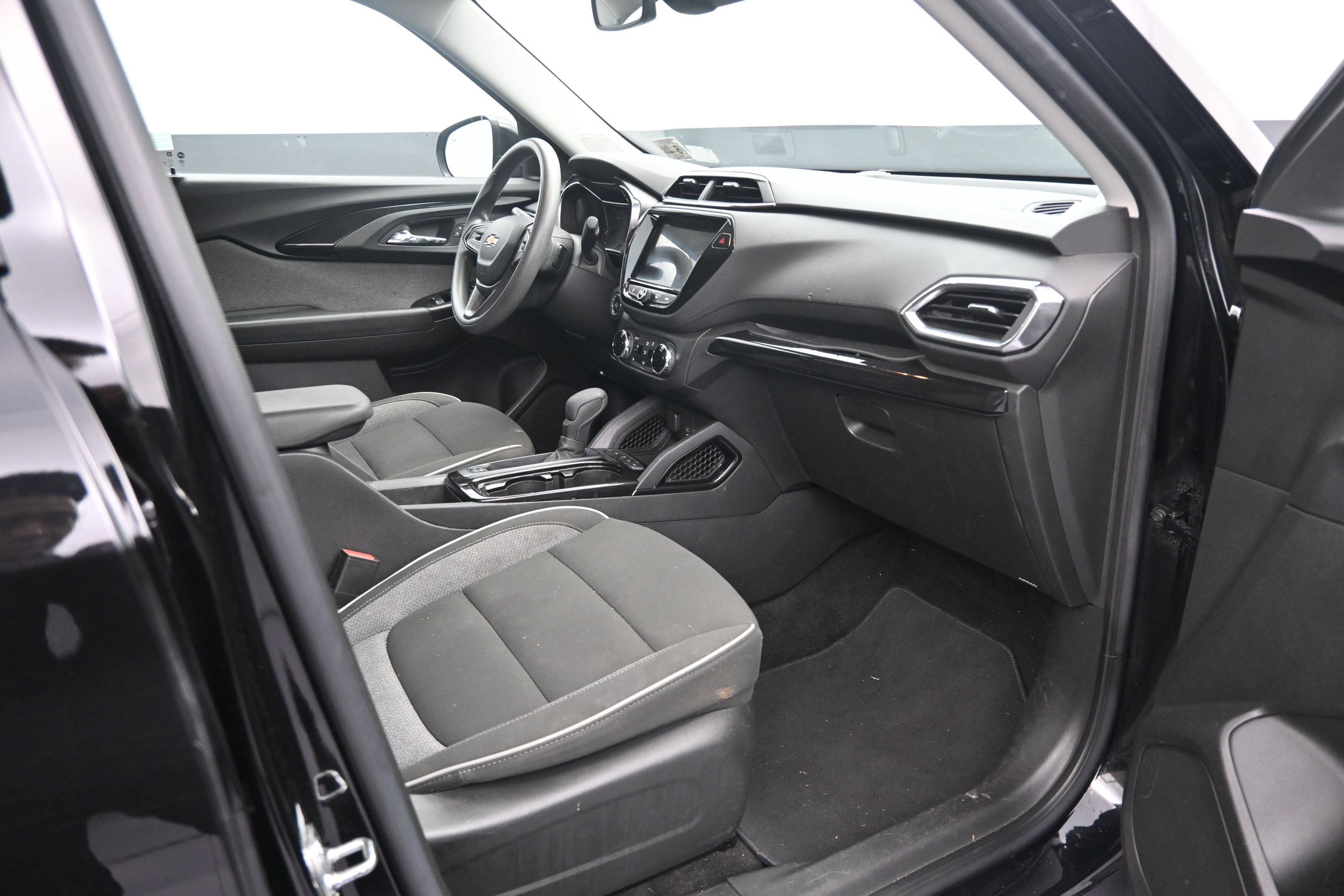 Used 2023 Chevrolet TrailBlazer LT w/ Convenience Package AWD/4WD image 29