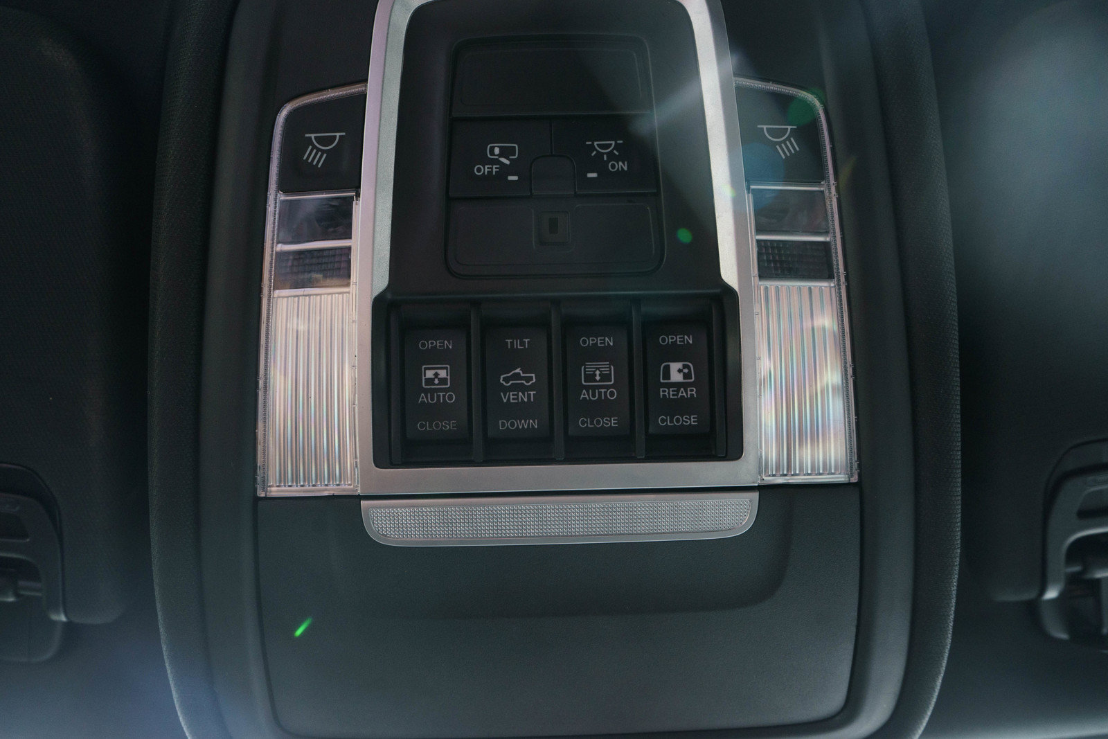 Used 2020 RAM 1500 Sport w/ Level 2 Equipment Goup w/2_L AWD/4WD image 21