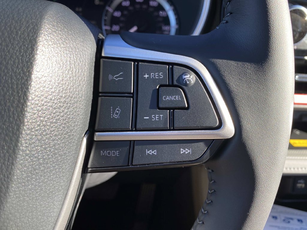 New 2026 Toyota Highlander AWD image 16