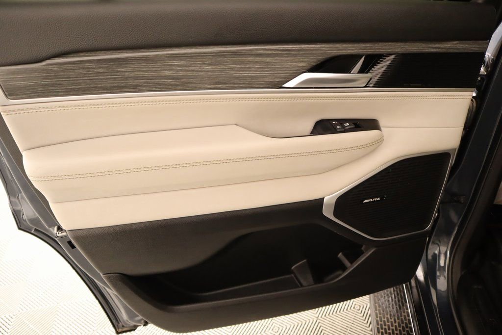 Used 2023 Jeep Wagoneer Series II w/ Flexible Seating Group image 19