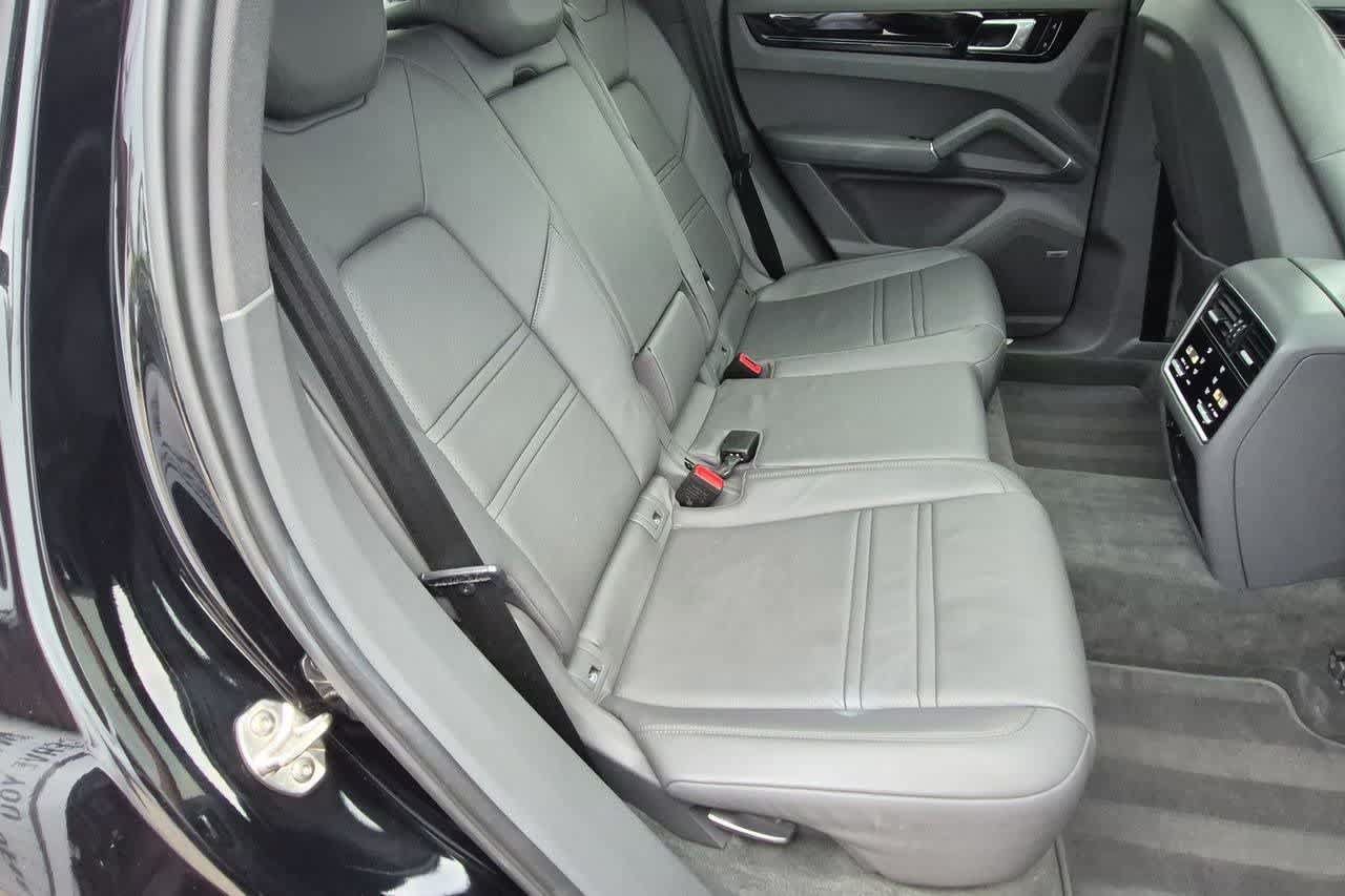 Used 2020 Porsche Cayenne AWD/4WD image 21