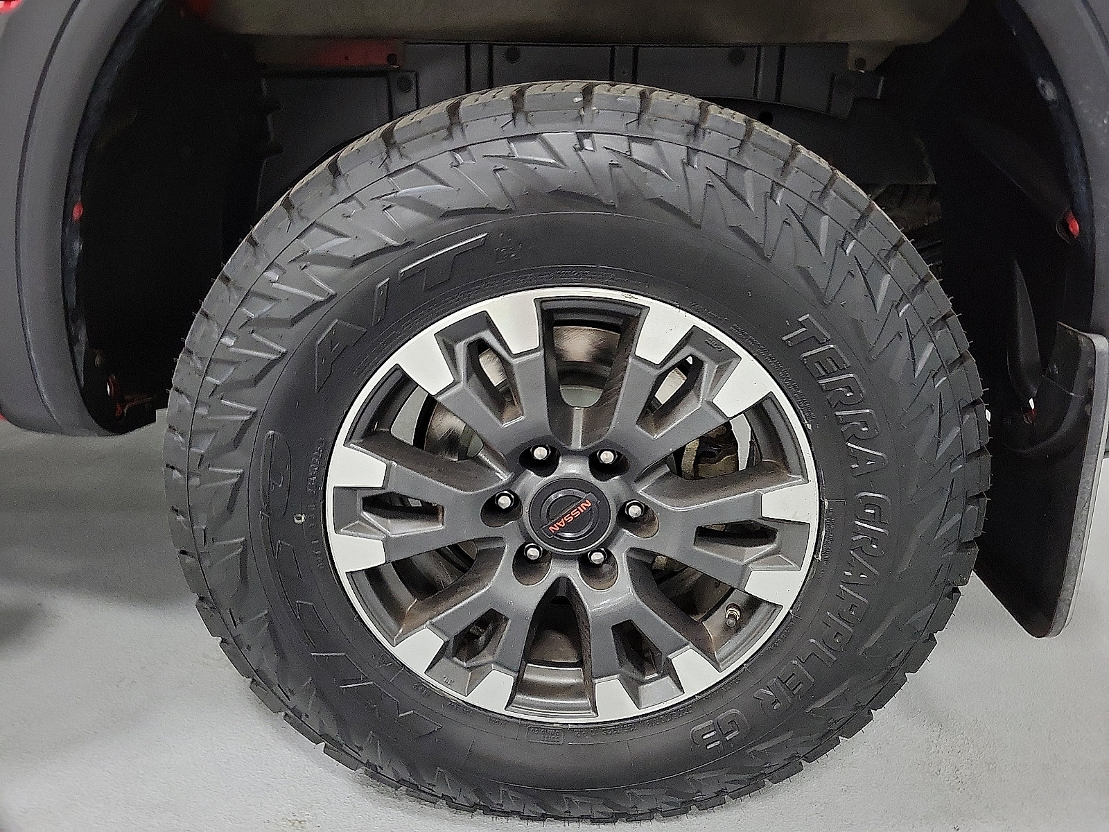 Used 2021 Nissan Titan PRO-4X w/ Pro-4x Convenience Package AWD/4WD image 9