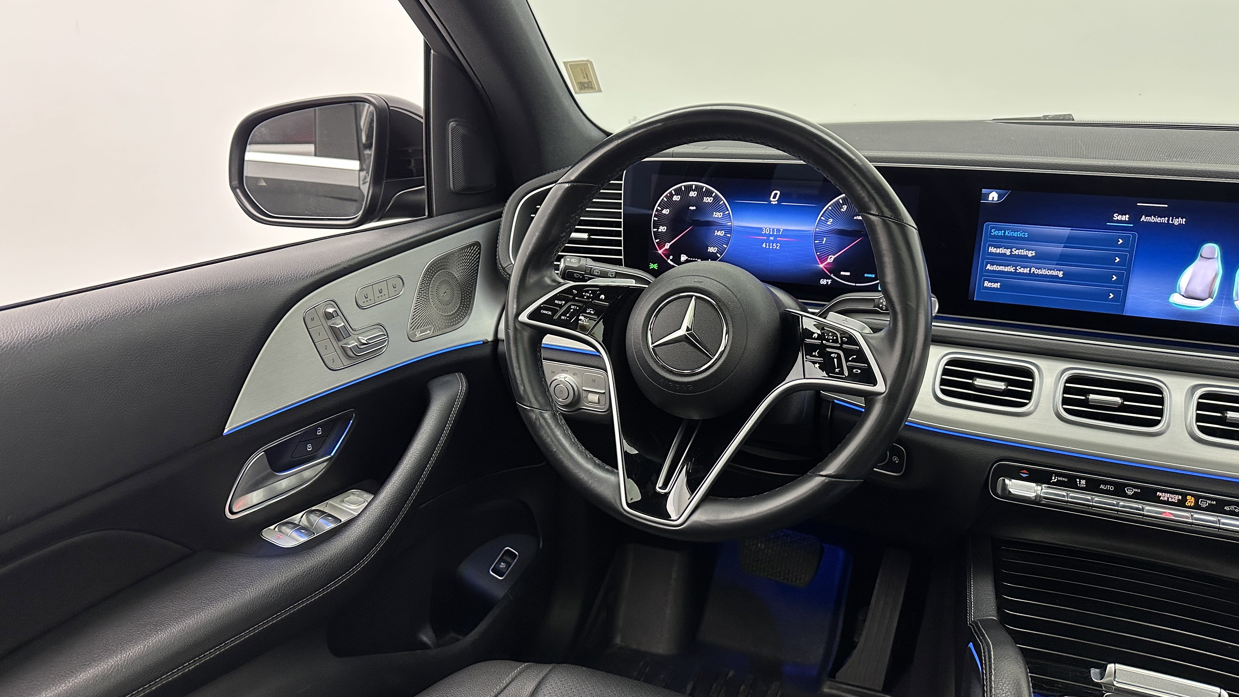 Used 2024 Mercedes-Benz GLS 450 4MATIC image 22