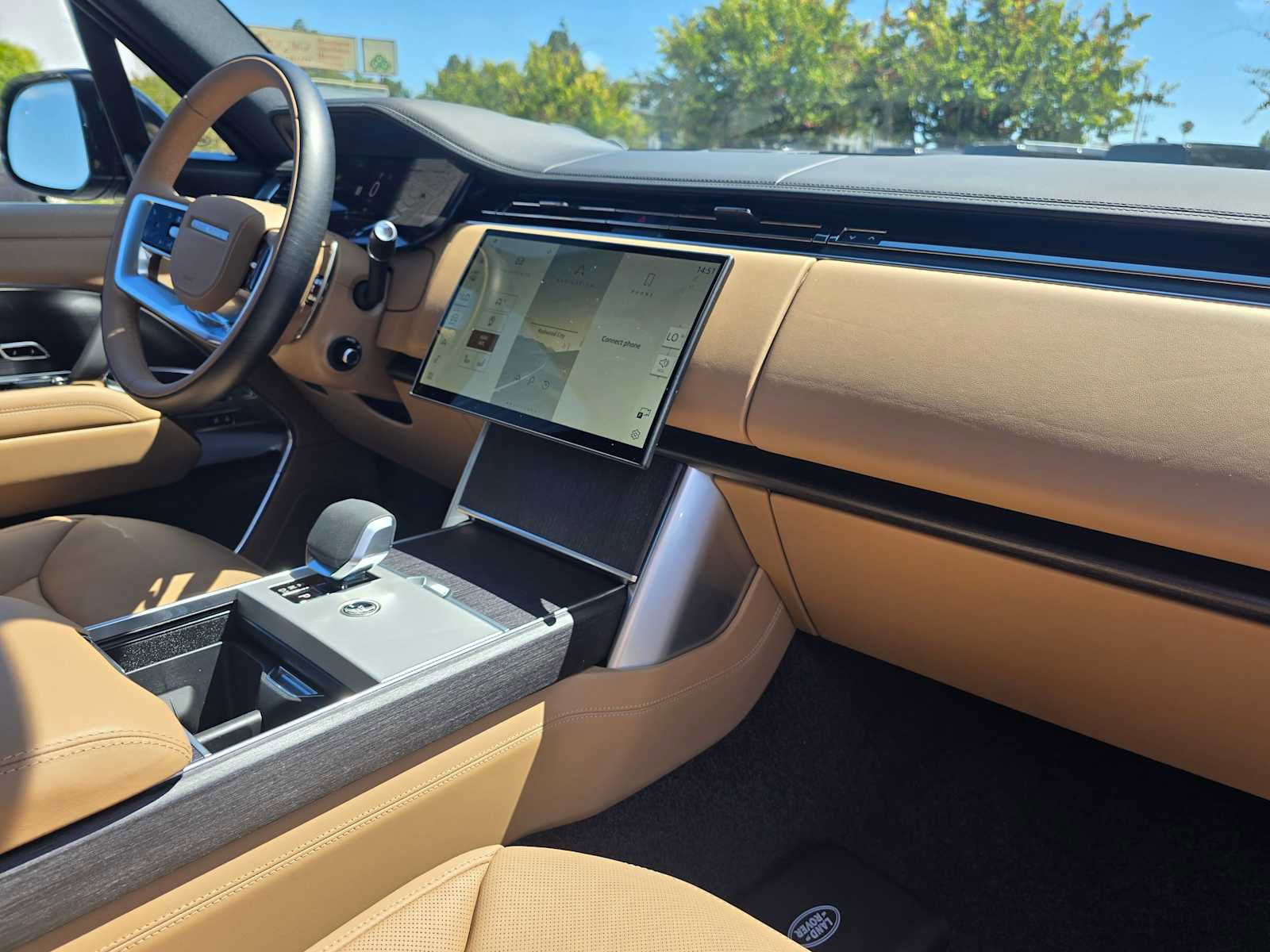 New 2025 Land Rover Range Rover SE image 12