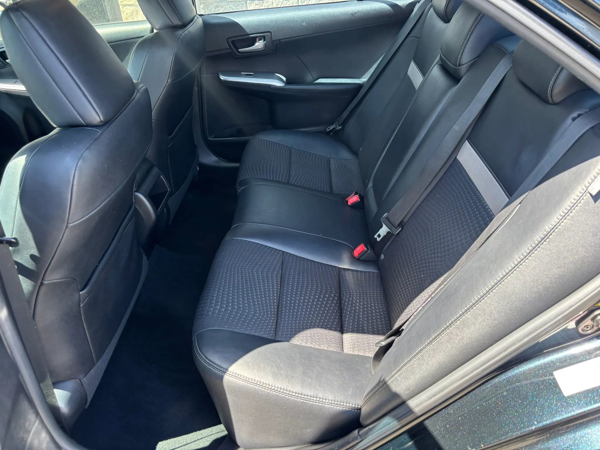 Used 2012 Toyota Camry SE FWD image 13