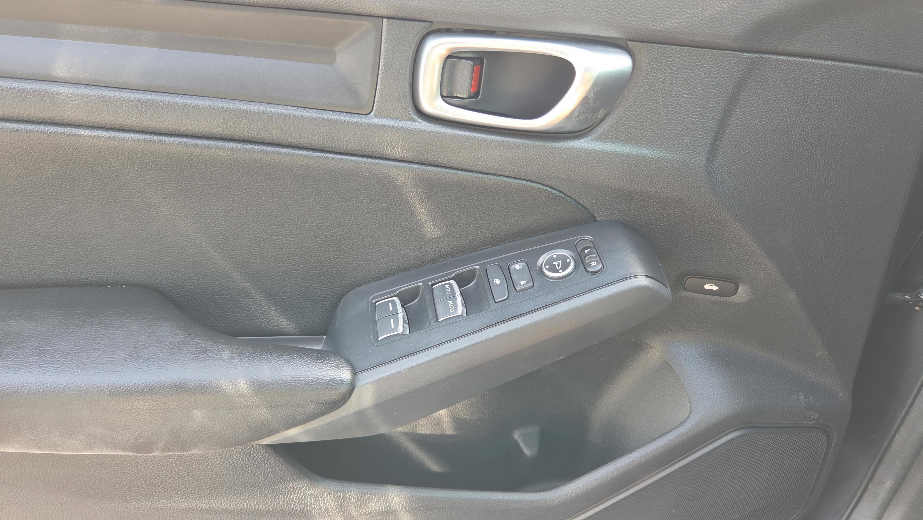 Used 2024 Honda Civic Sport image 17