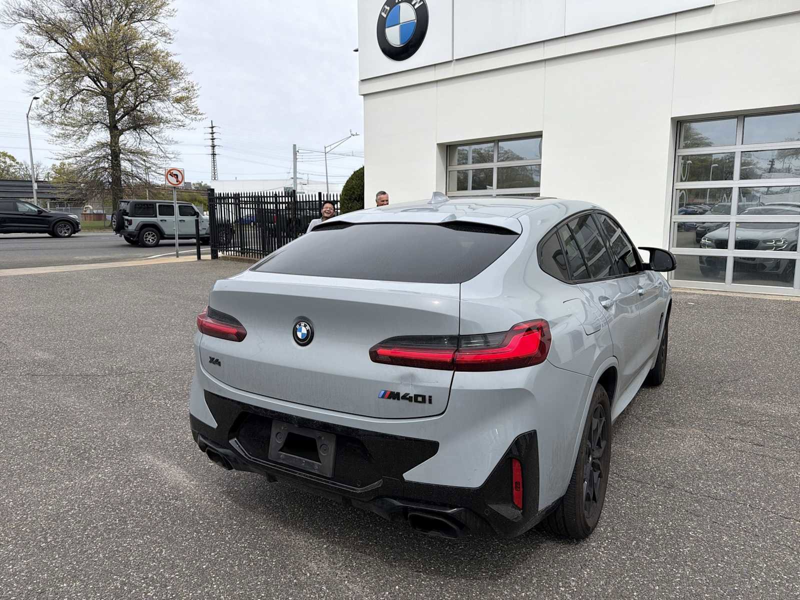 Certified 2024 BMW X4 M40i w/ Premium Package AWD/4WD image 3