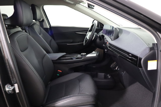 Used 2023 Kia EV6 Wind RWD image 18