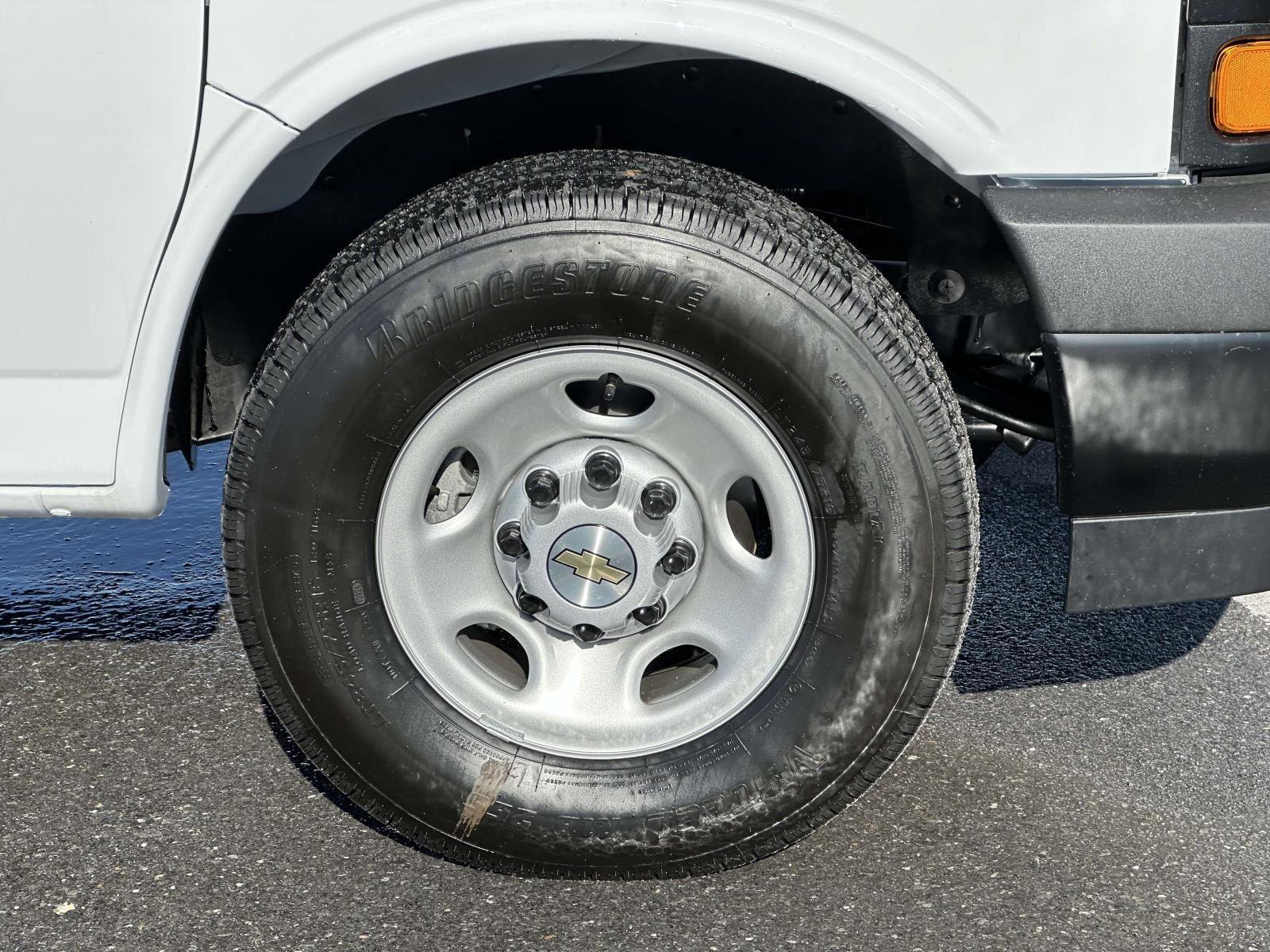 New 2025 Chevrolet Express 3500 w/ Driver Convenience Package image 17