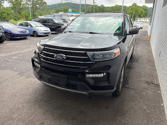 Used 2020 Ford Explorer XLT w/ Equipment Group 202A AWD/4WD image 3
