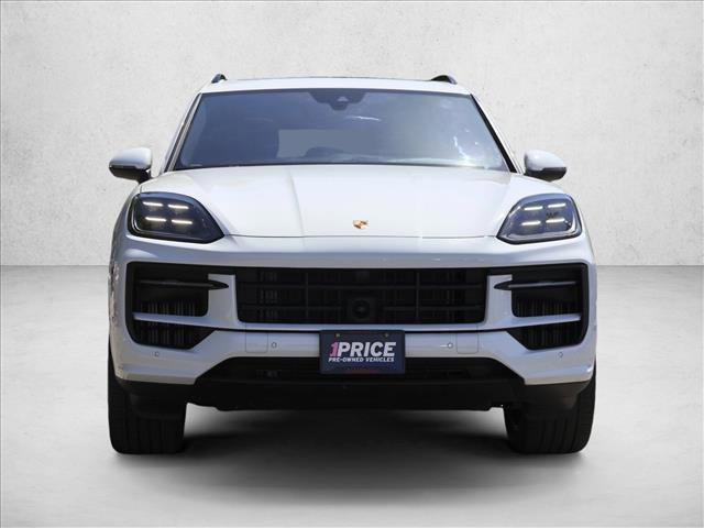 Used 2024 Porsche Cayenne AWD/4WD image 2