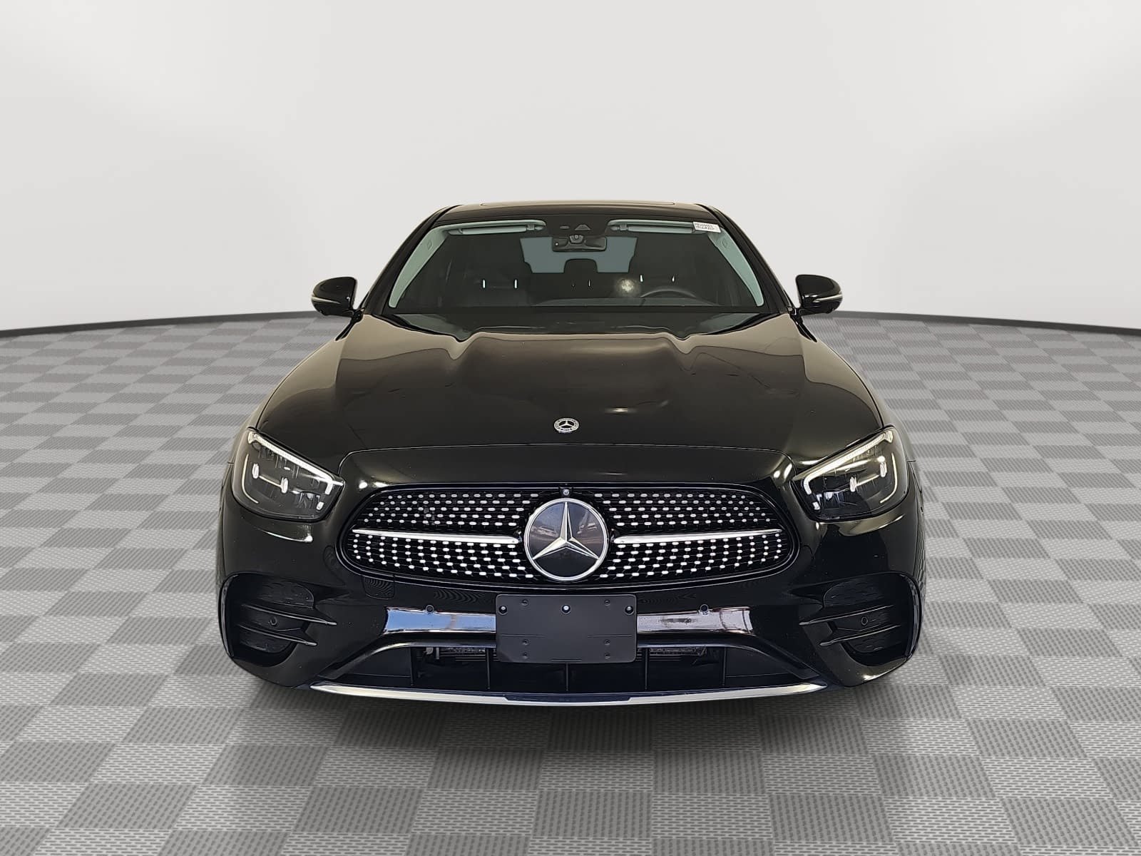 Used 2023 Mercedes-Benz E 350 Sedan image 3
