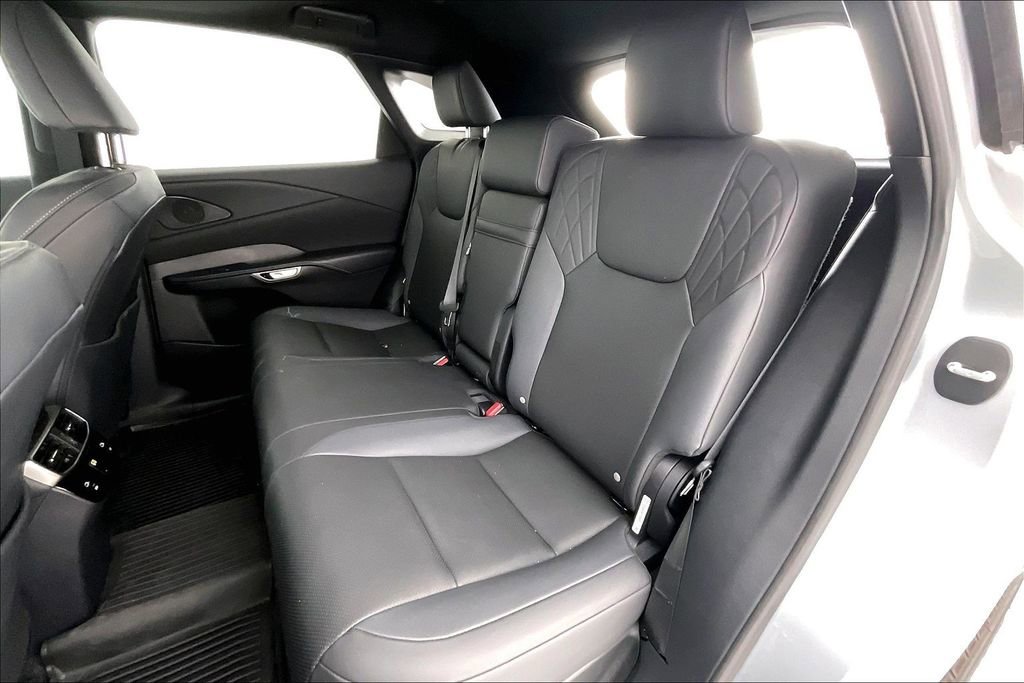 Used 2025 Lexus RX 350 AWD image 32