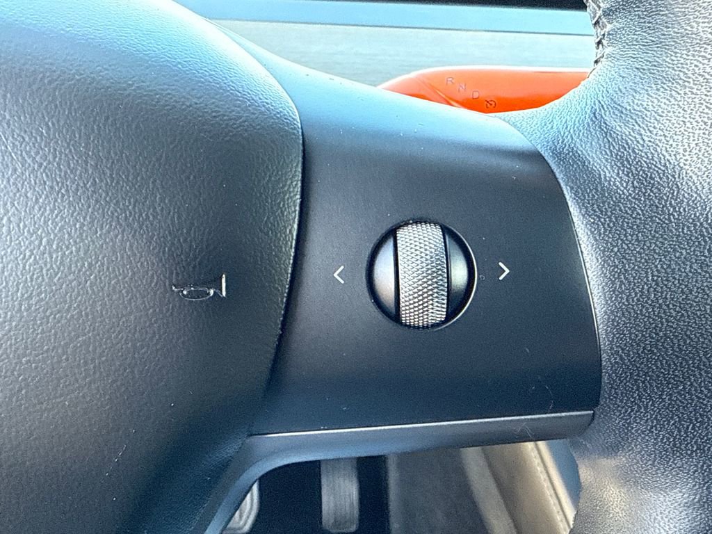 Used 2022 Tesla Model Y Long Range AWD/4WD image 30