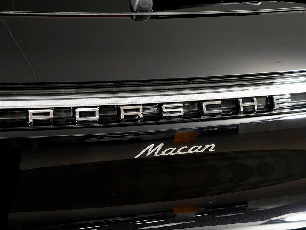 Certified 2026 Porsche Macan AWD/4WD image 13