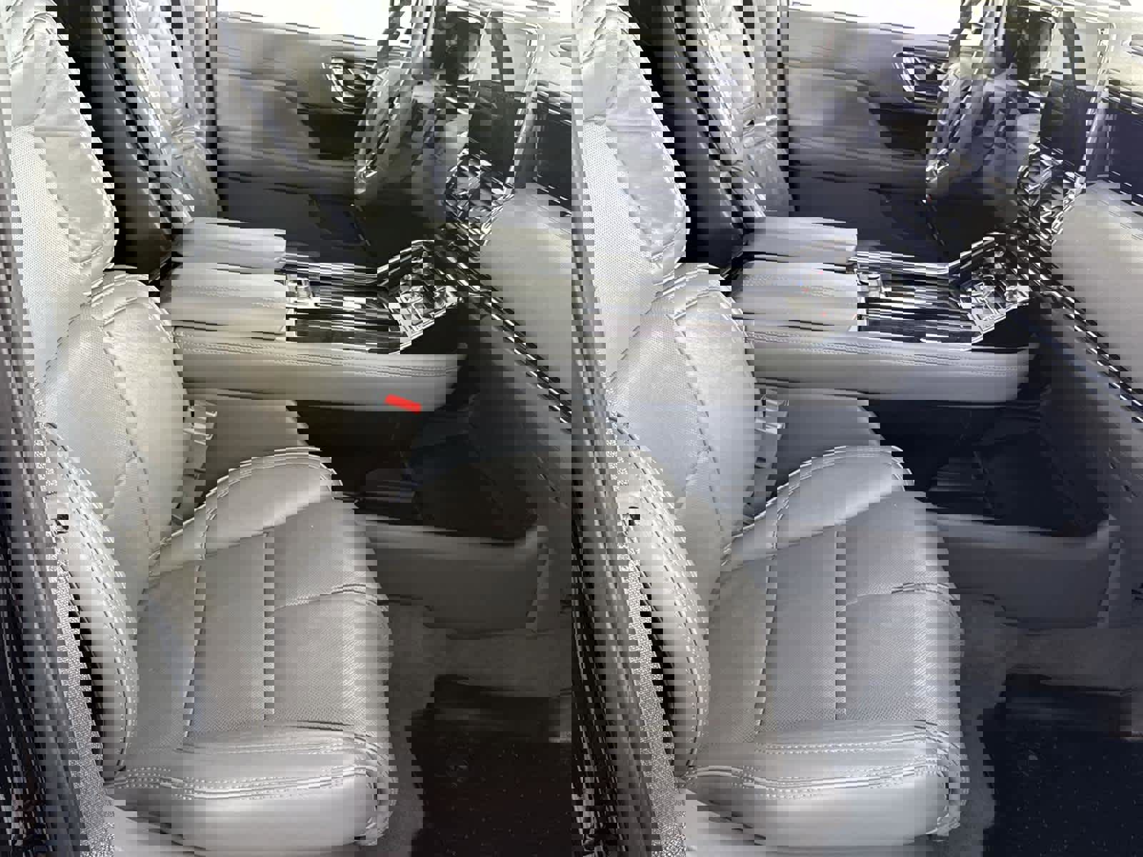 Used 2019 Lincoln Navigator Select image 16