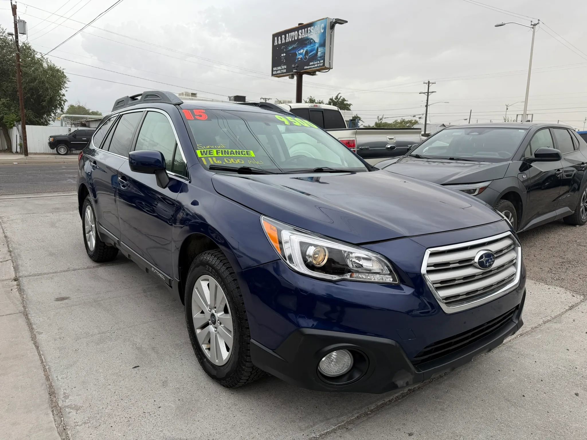 Used 2015 Subaru Outback 2.5i Premium AWD/4WD image 3