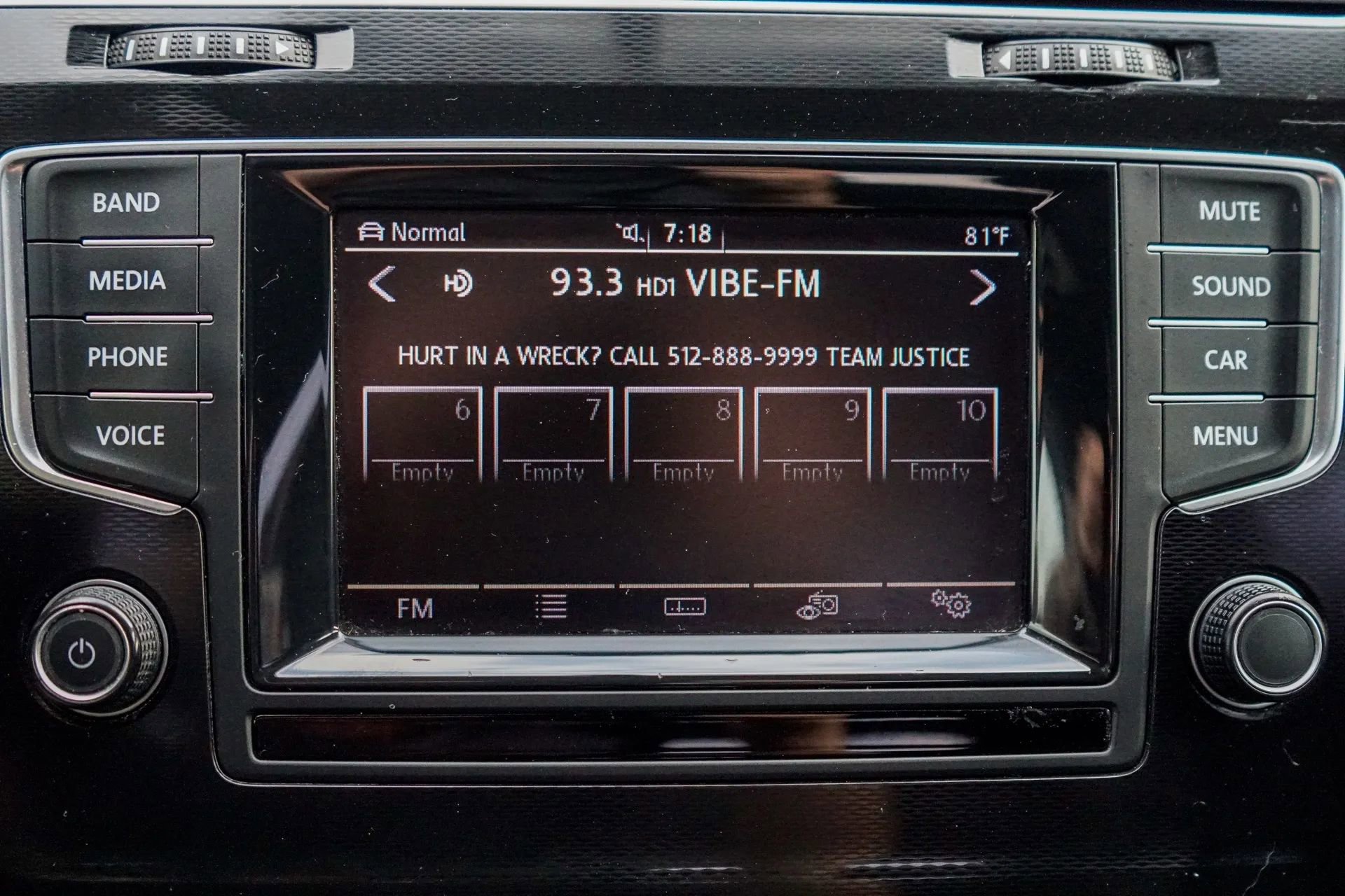 Used 2015 Volkswagen Golf 4-Door image 18