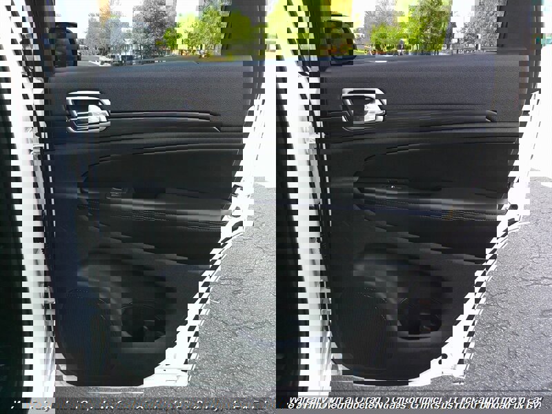 Used 2020 Jeep Grand Cherokee Altitude image 27