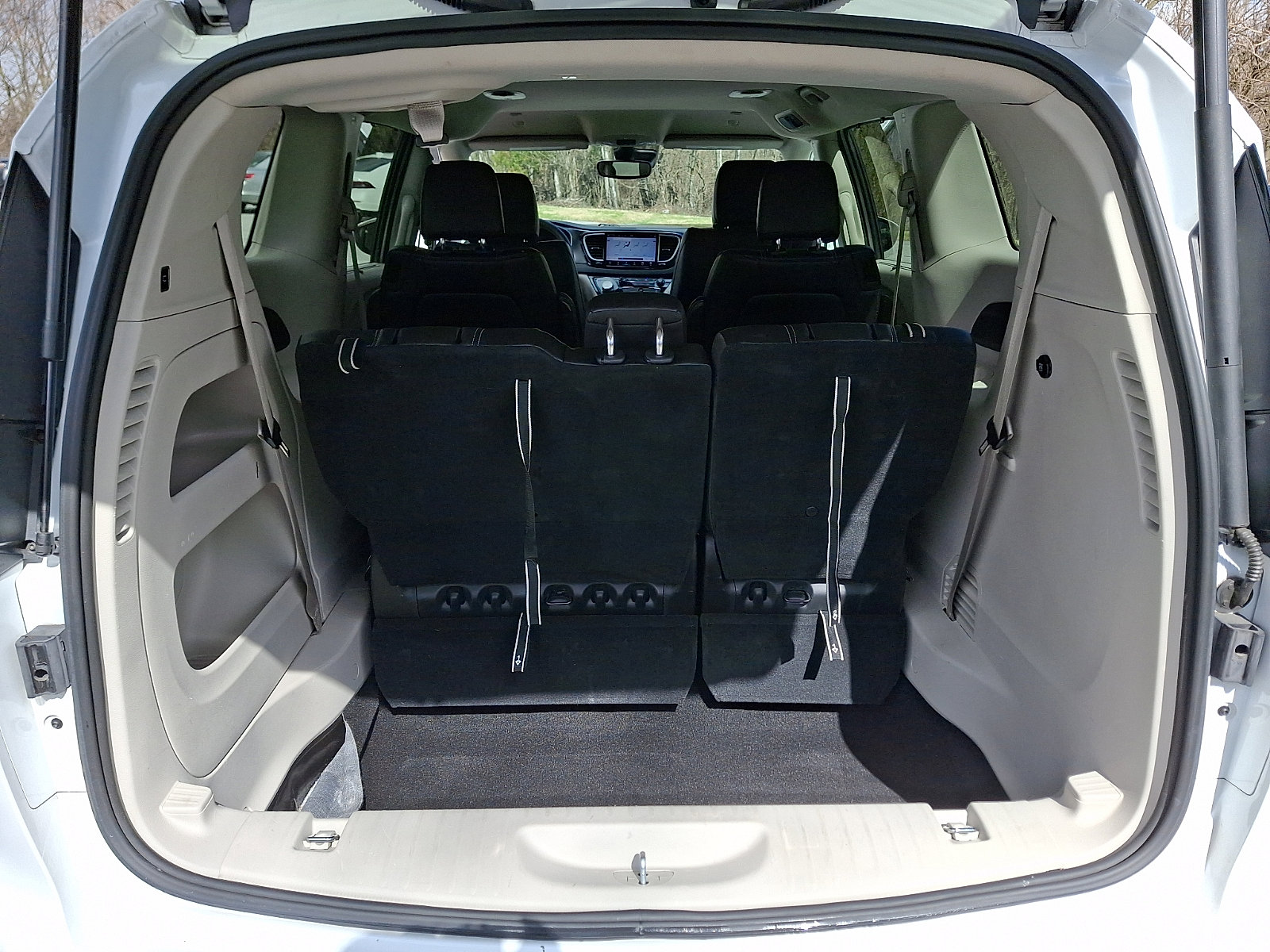 Used 2023 Chrysler Pacifica Touring-L image 29