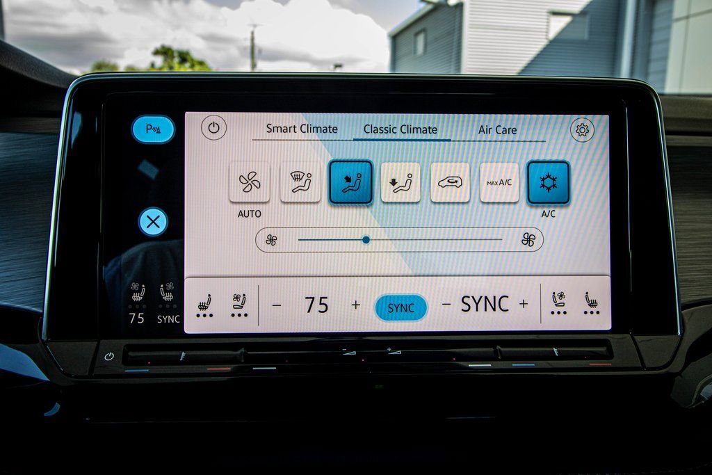 New 2026 Volkswagen Atlas Cross Sport SE AWD/4WD image 41