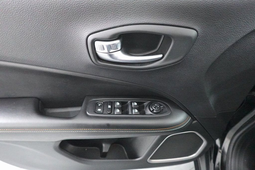 Used 2019 Jeep Compass Latitude image 8