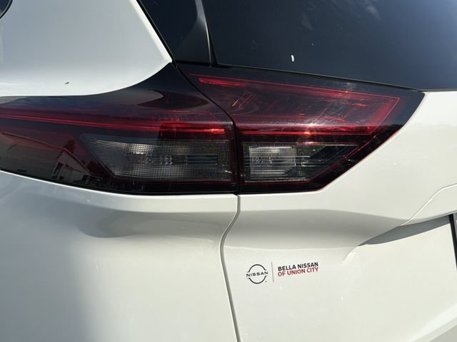 Used 2022 Nissan Rogue S FWD image 29