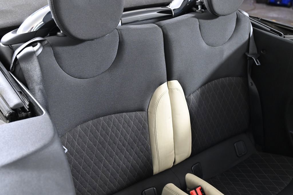 Used 2015 MINI Cooper S image 23