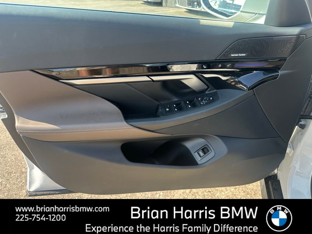 Certified 2025 BMW 530i image 7