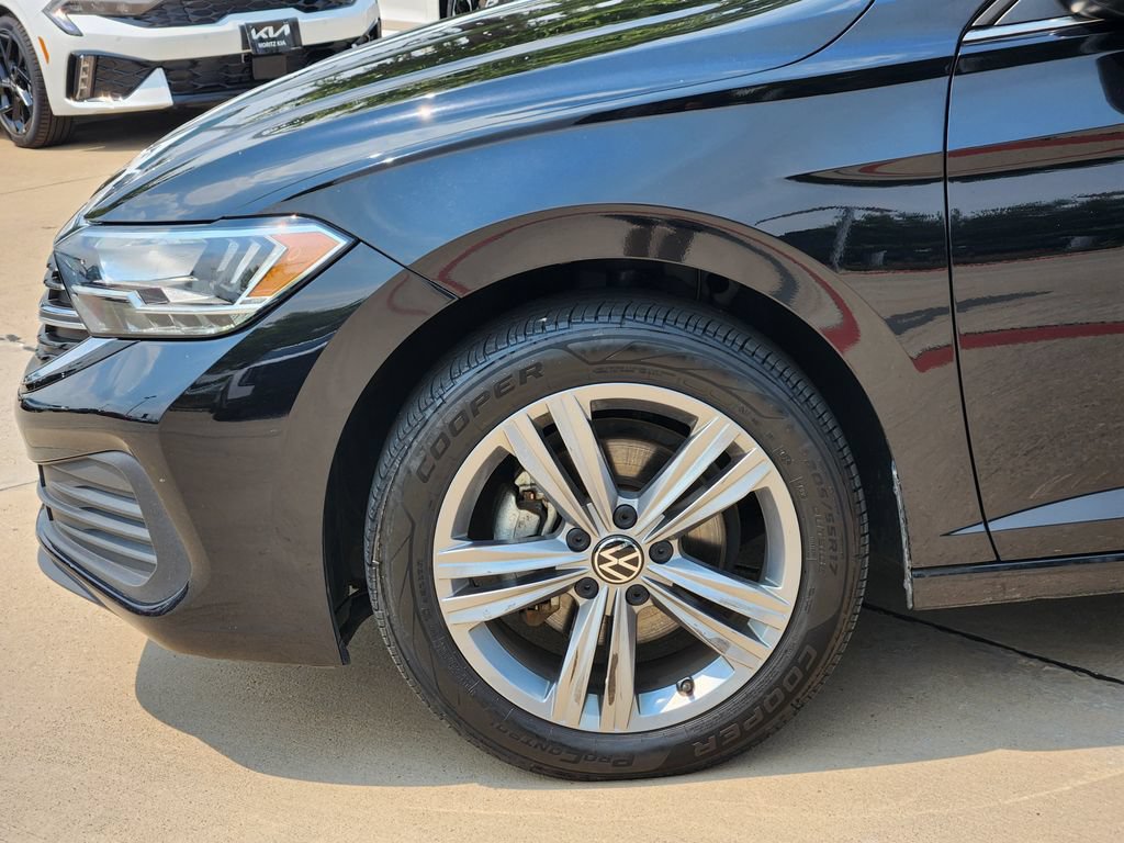 Used 2024 Volkswagen Jetta SE FWD image 17