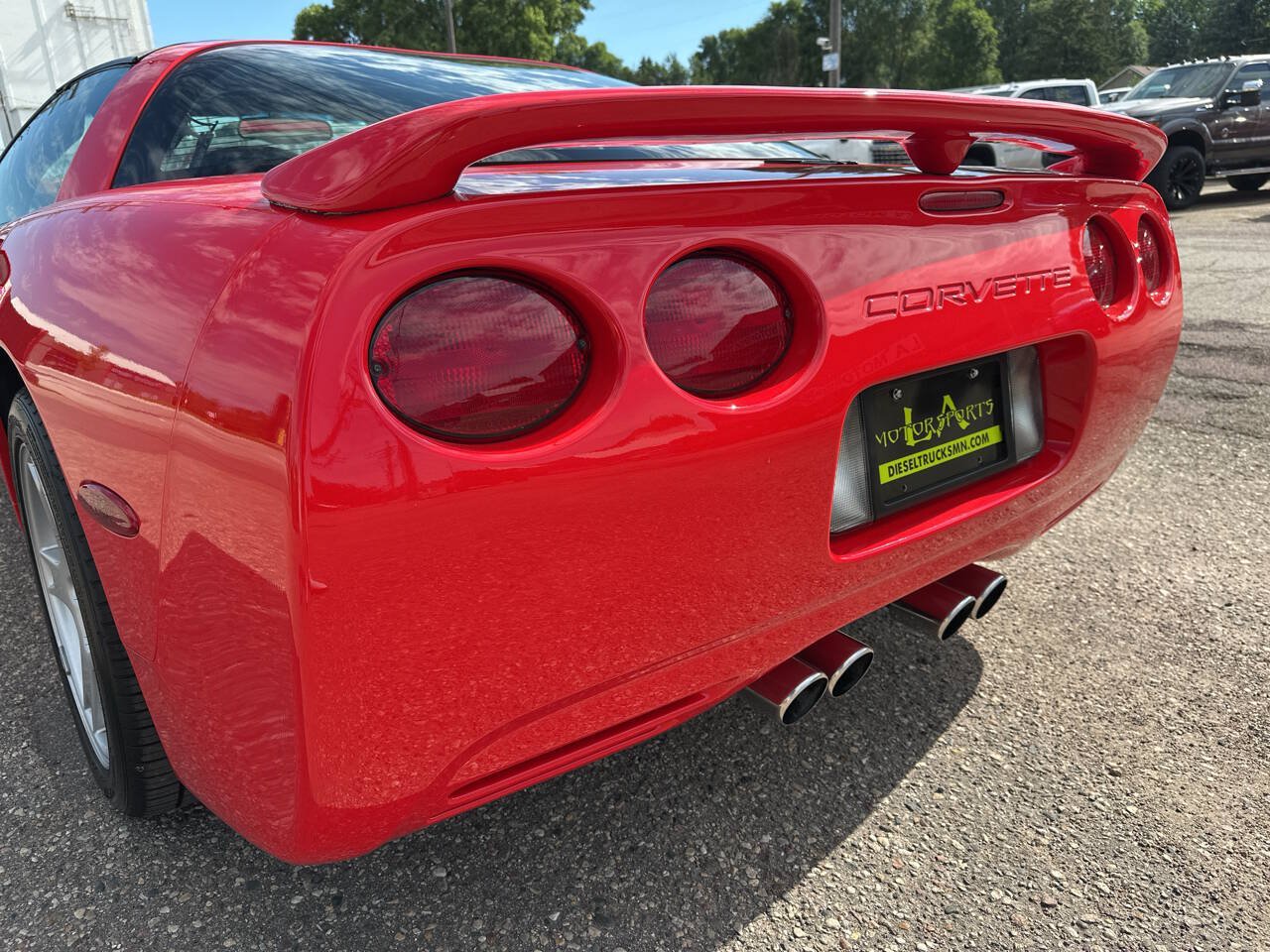 Used 1997 Chevrolet Corvette Coupe w/ Performance Handling Pkg RWD image 21