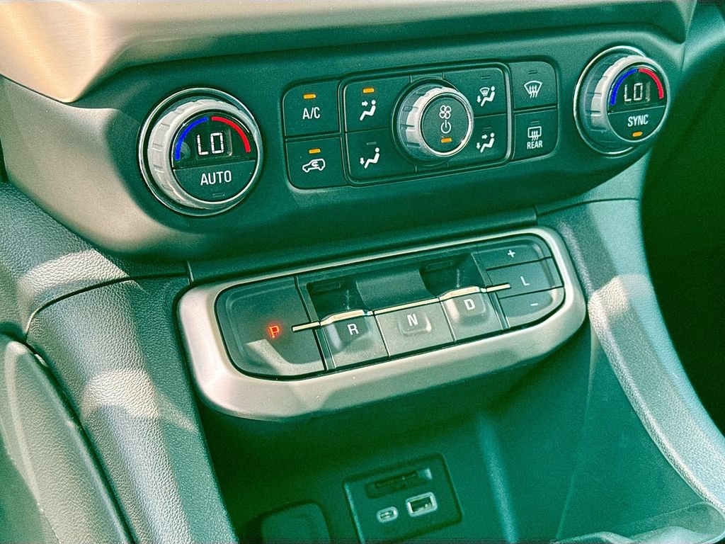 Used 2023 GMC Acadia Denali w/ Denali Technology Package FWD image 19