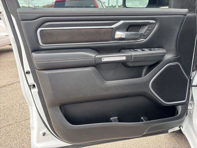 Used 2023 RAM 1500 Laramie AWD/4WD image 19