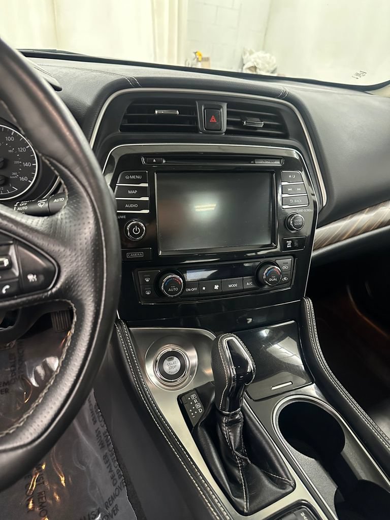 Used 2017 Nissan Maxima Platinum FWD image 16