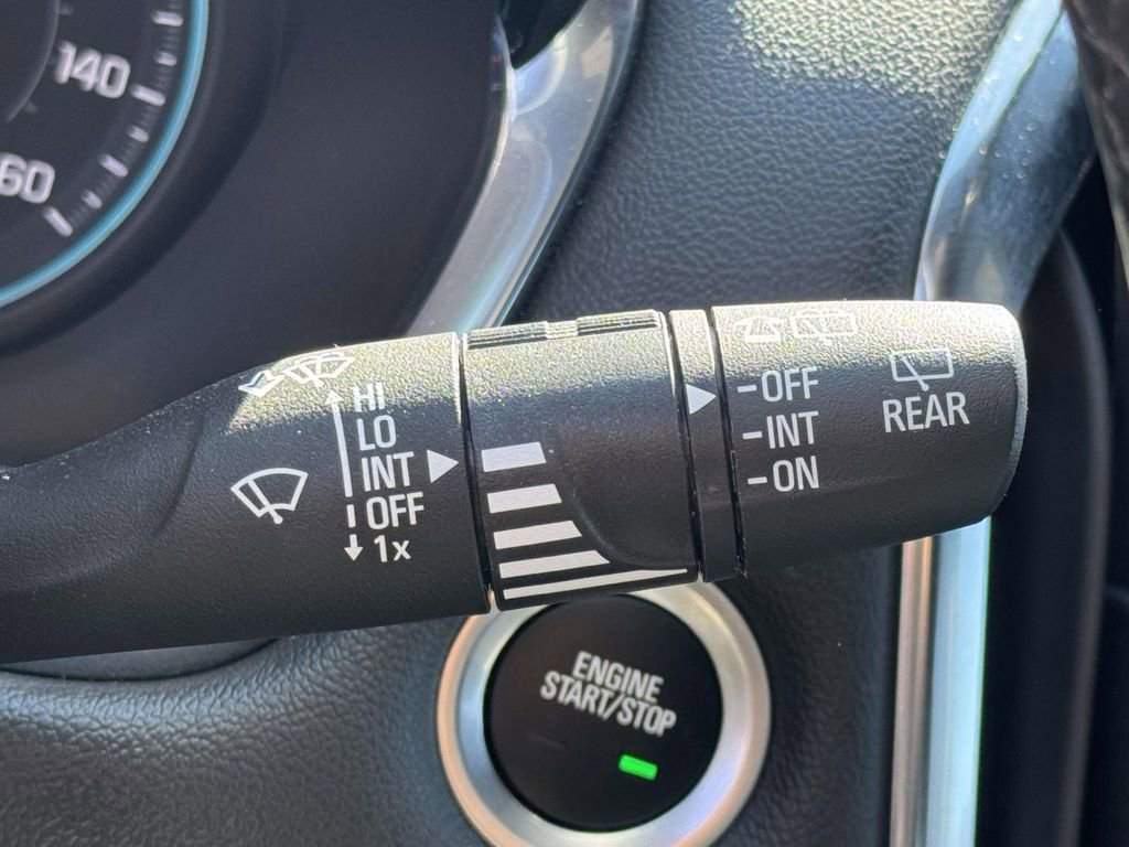 Used 2023 Chevrolet Traverse LT FWD image 20