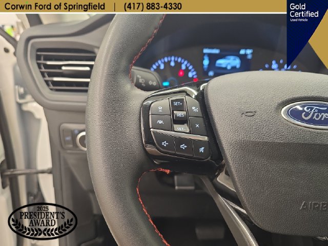 Certified 2022 Ford Escape SEL w/ SEL Stealth AWD Package image 33