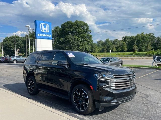 Used 2022 Chevrolet Tahoe RST w/ Luxury Package AWD/4WD image 4