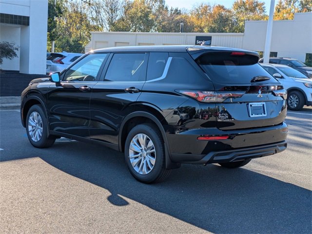 New 2025 Mitsubishi Outlander ES image 5