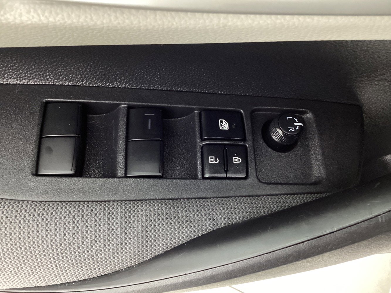 Used 2023 Toyota Corolla SE FWD image 37