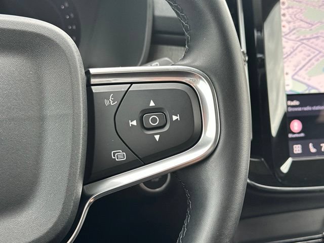 Certified 2025 Volvo XC40 B5 Plus AWD/4WD image 25