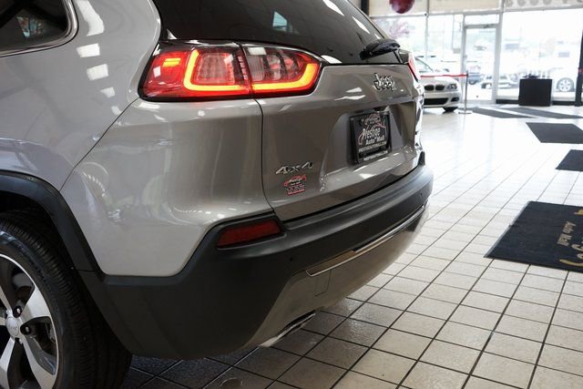 Used 2019 Jeep Cherokee Limited image 13