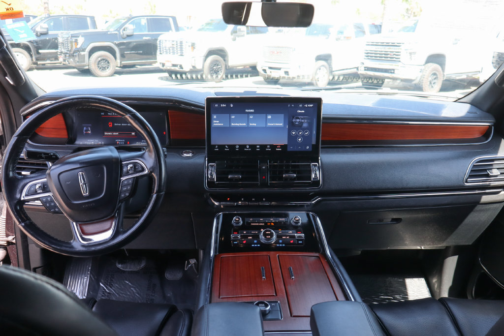 Used 2022 Lincoln Navigator L 4WD image 29