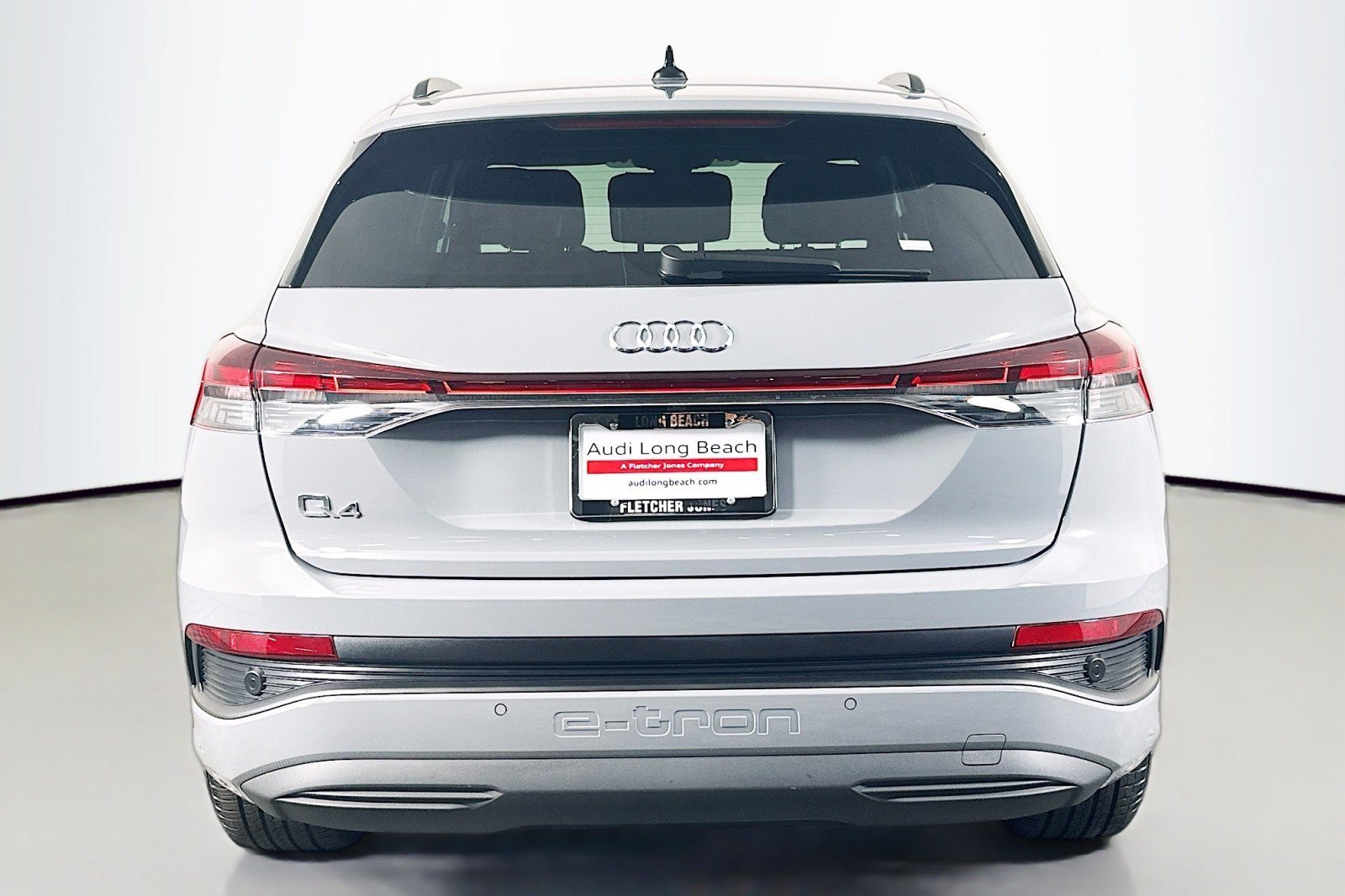 Used 2025 Audi Q4 e-tron Premium Plus w/ Premium Plus RWD image 3